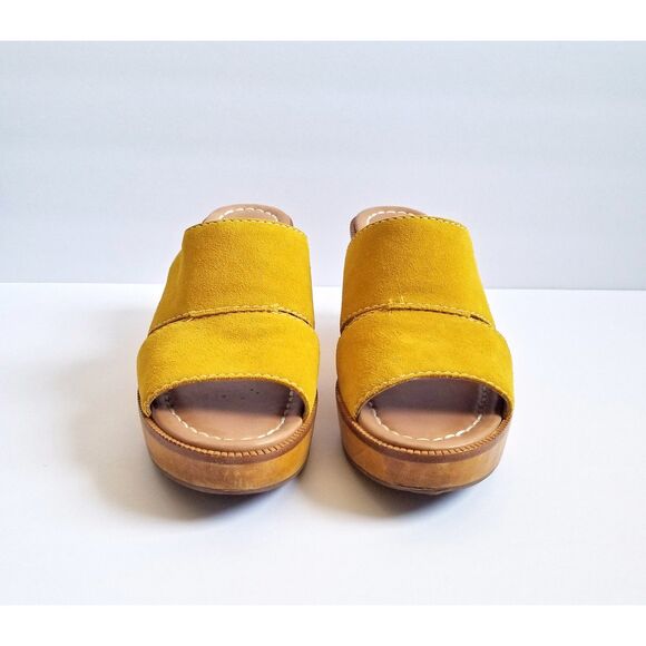 BERNARDO Kara Wedge Sandals Yellow Suede Leather Sz 8 Slip On Platform - Picture 5 of 11